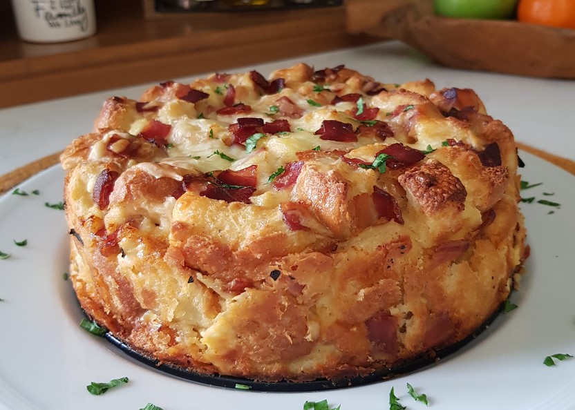 STRATA CON PANCETTA E FORMAGGIO
